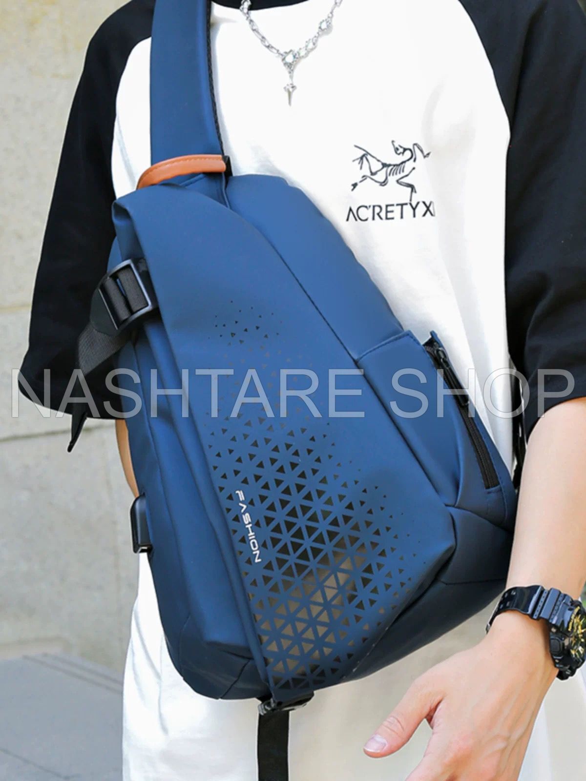 Multi-Zip Shoulder Bag | شنطة كتف متعددة الجيوب