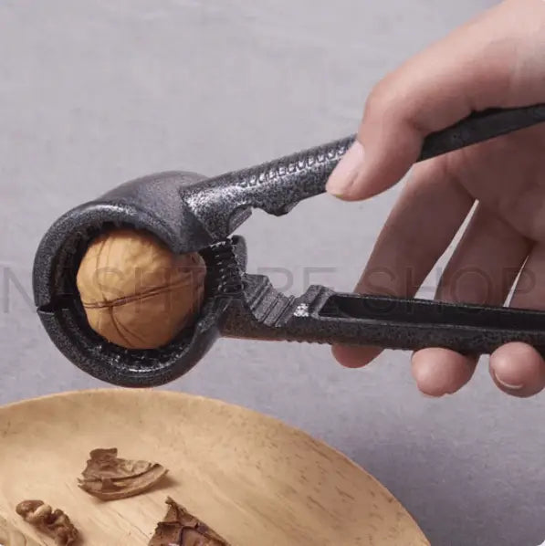 Nut Cracker | آلة تكسير المكسرات